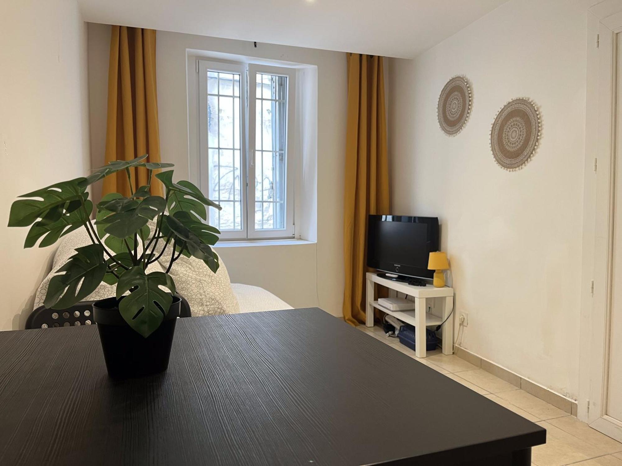 Studio Equipe Confort Proche De Toutes Commodites La Seyne-sur-Mer Exterior photo